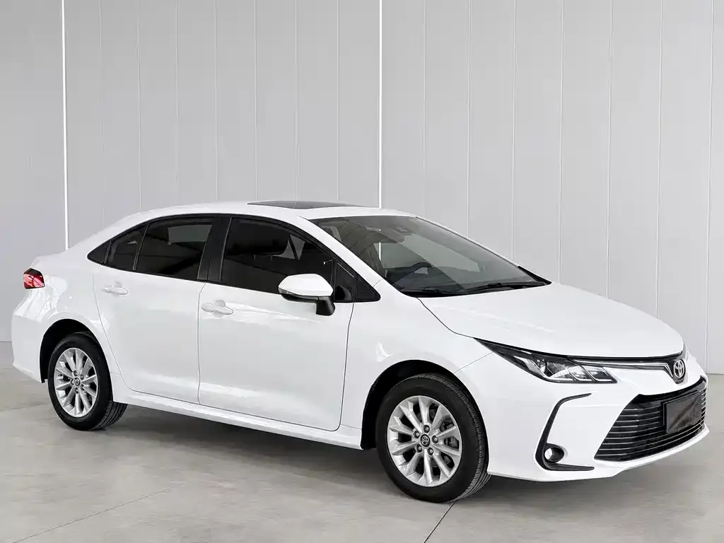 Toyota Corolla — фото 5