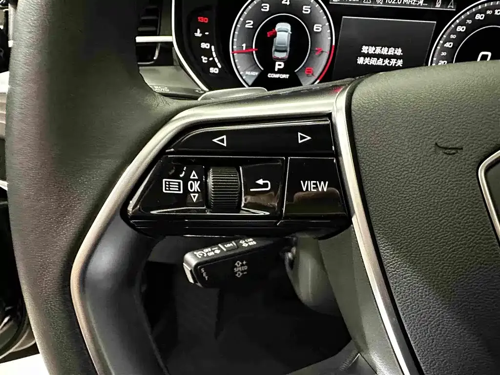 Audi A8 — фото 9