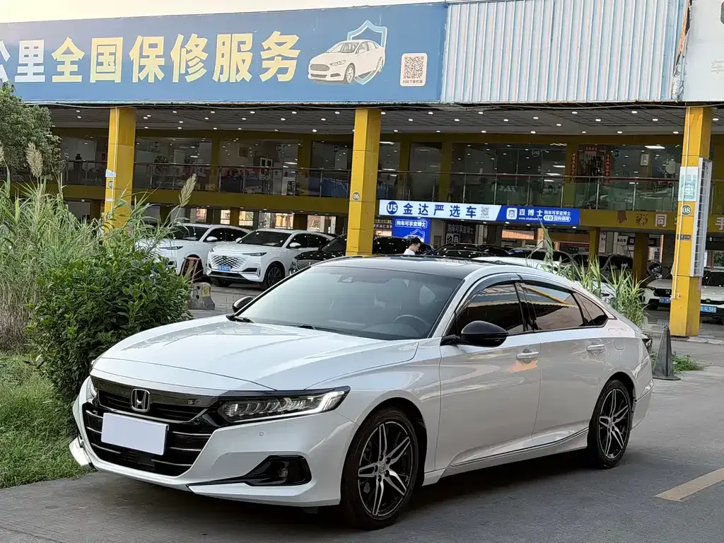 Honda Accord — фото 1