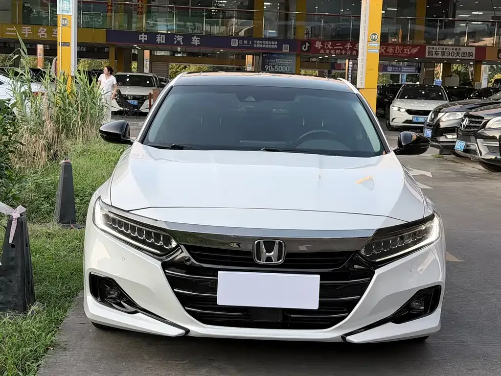 Honda Accord — фото 4