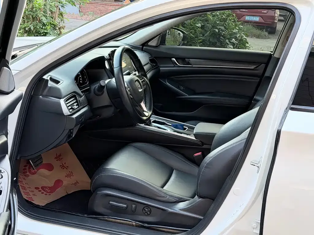 Honda Accord — фото 6
