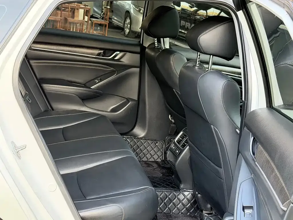 Honda Accord — фото 2