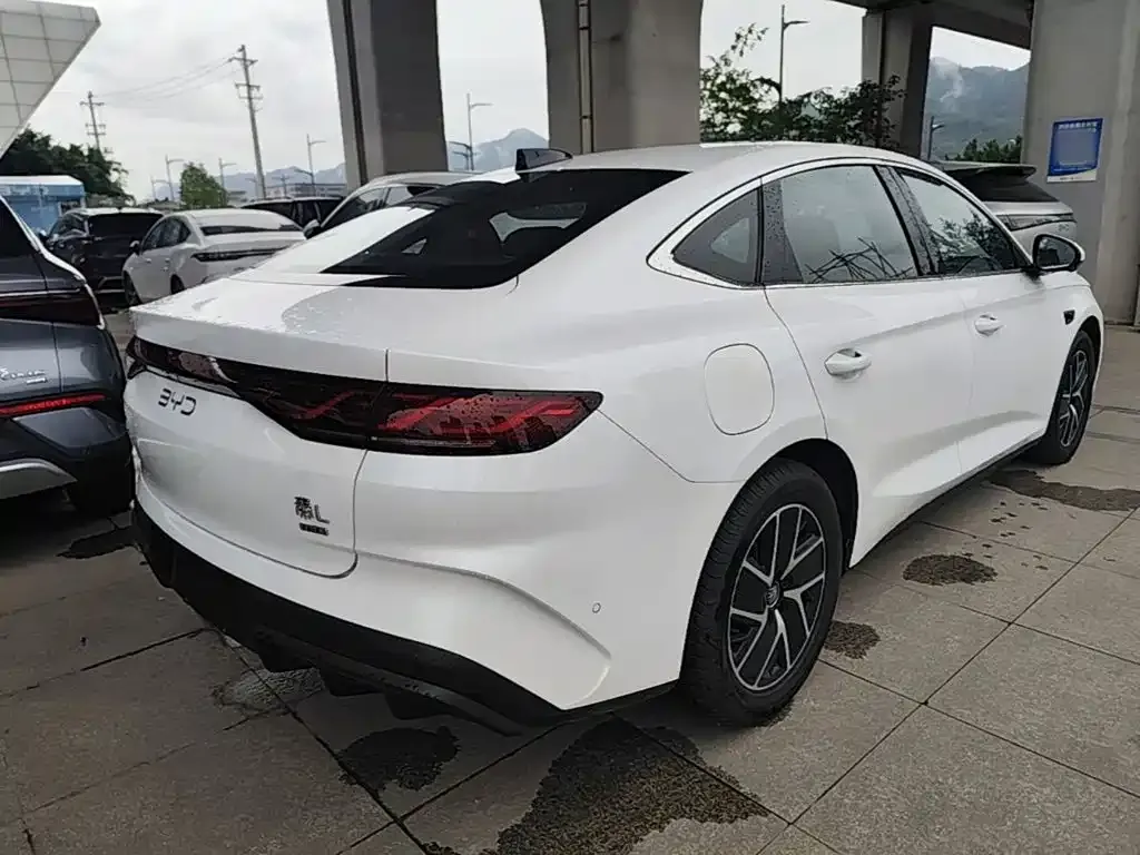 BYD Qin L — фото 8