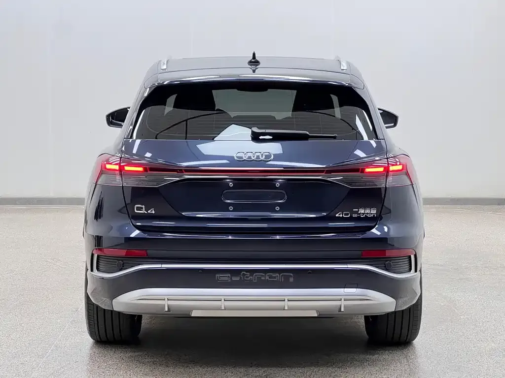 Audi Q4 e-tron — фото 3