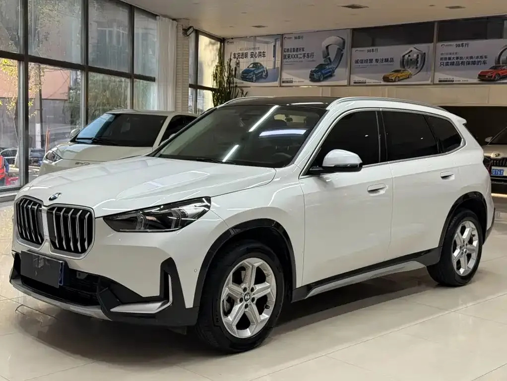 BMW X1 — фото 1