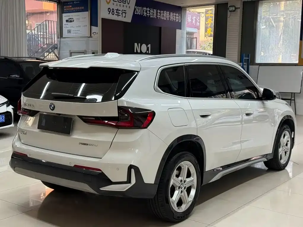 BMW X1 — фото 10