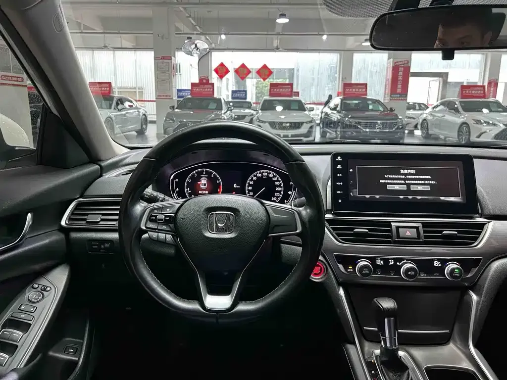 Honda Accord — фото 9