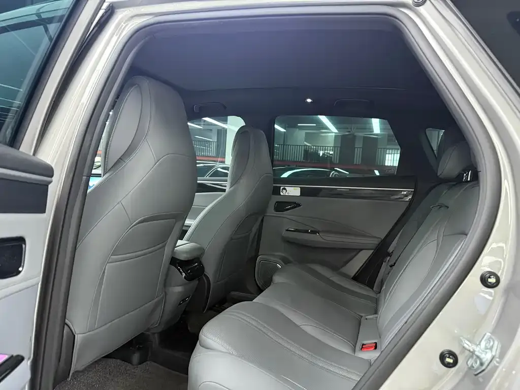 Geely Galaxy L7 — фото 2