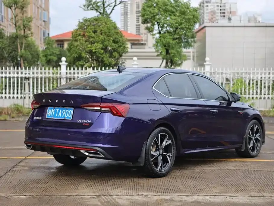 Skoda Octavia — фото 3