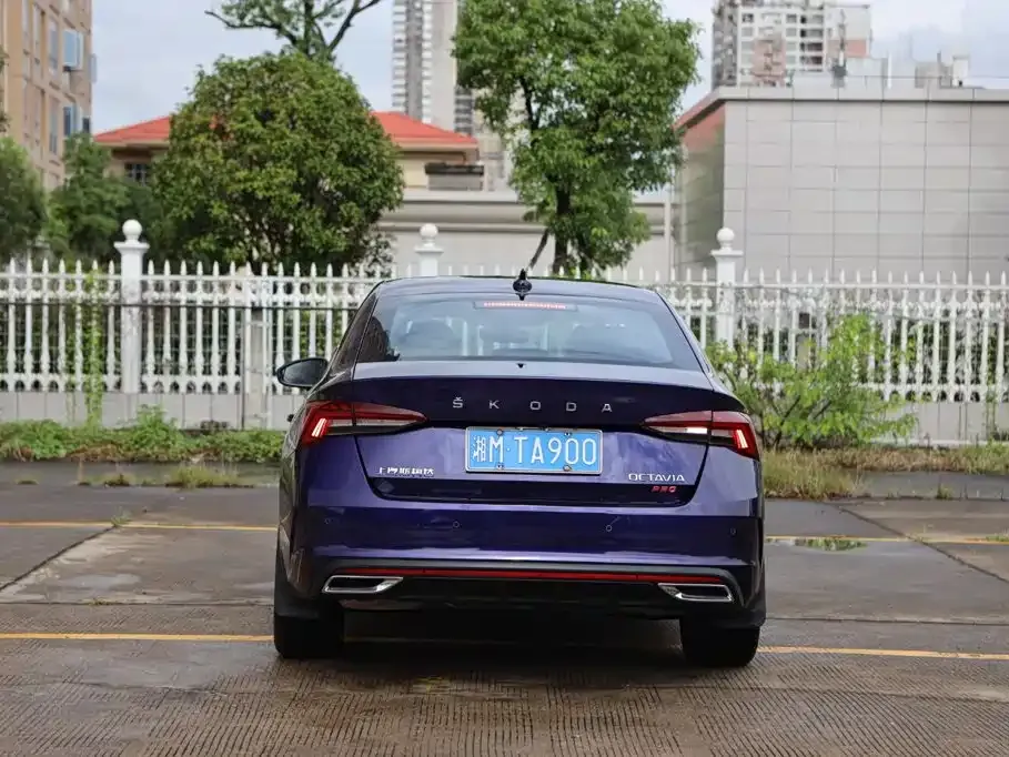 Skoda Octavia — фото 8