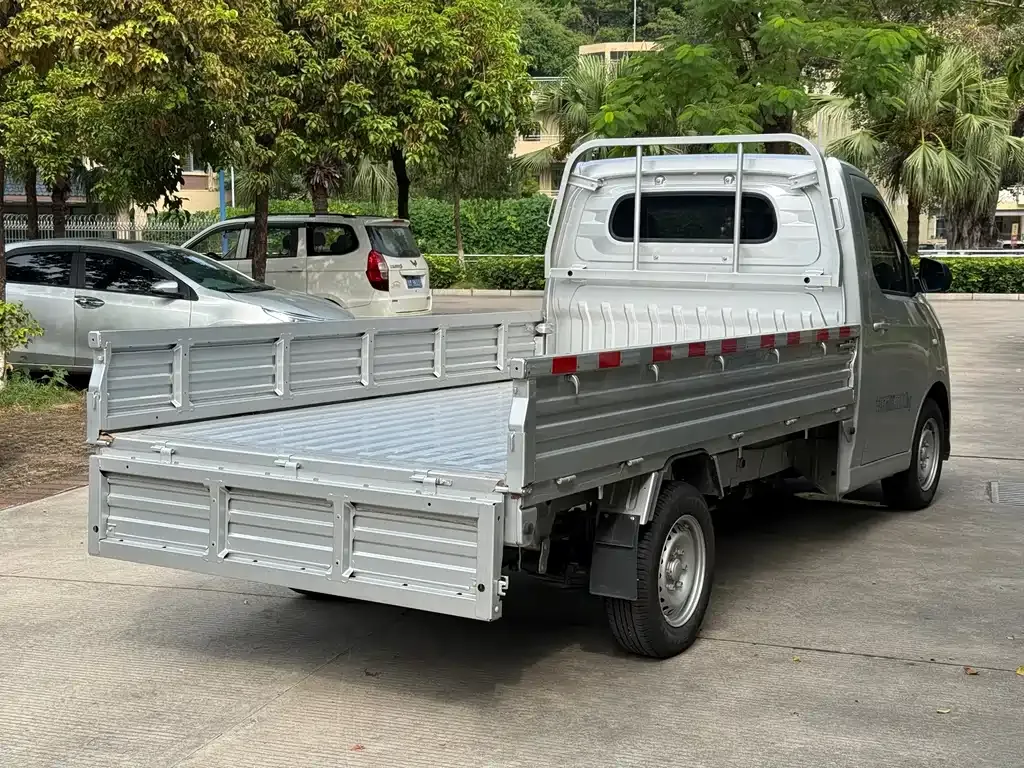 Wuling Yangguang Electric Truck — фото 10