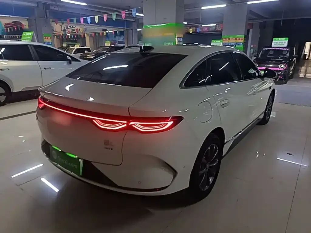BYD Qin L — фото 4