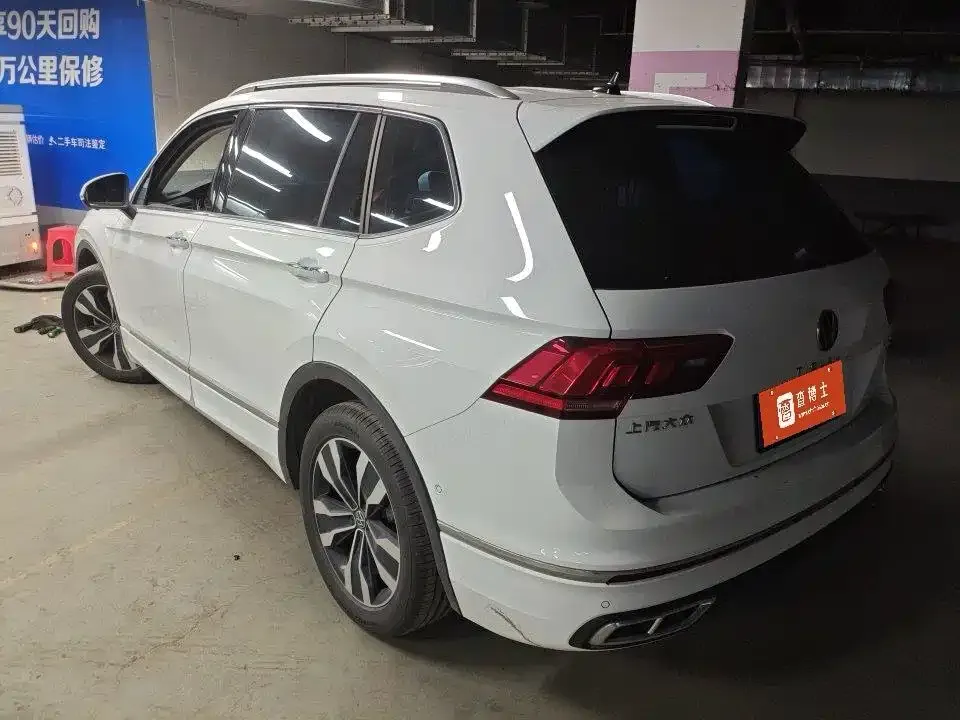 Volkswagen Tiguan L — фото 8