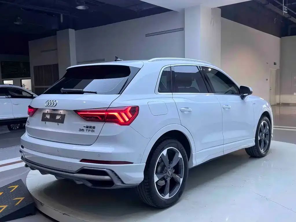 Audi Q3 — фото 9