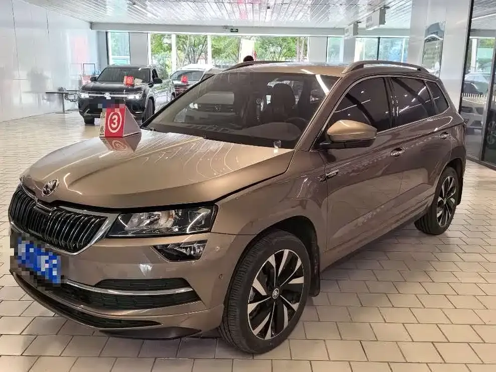 Skoda Karoq — фото 1