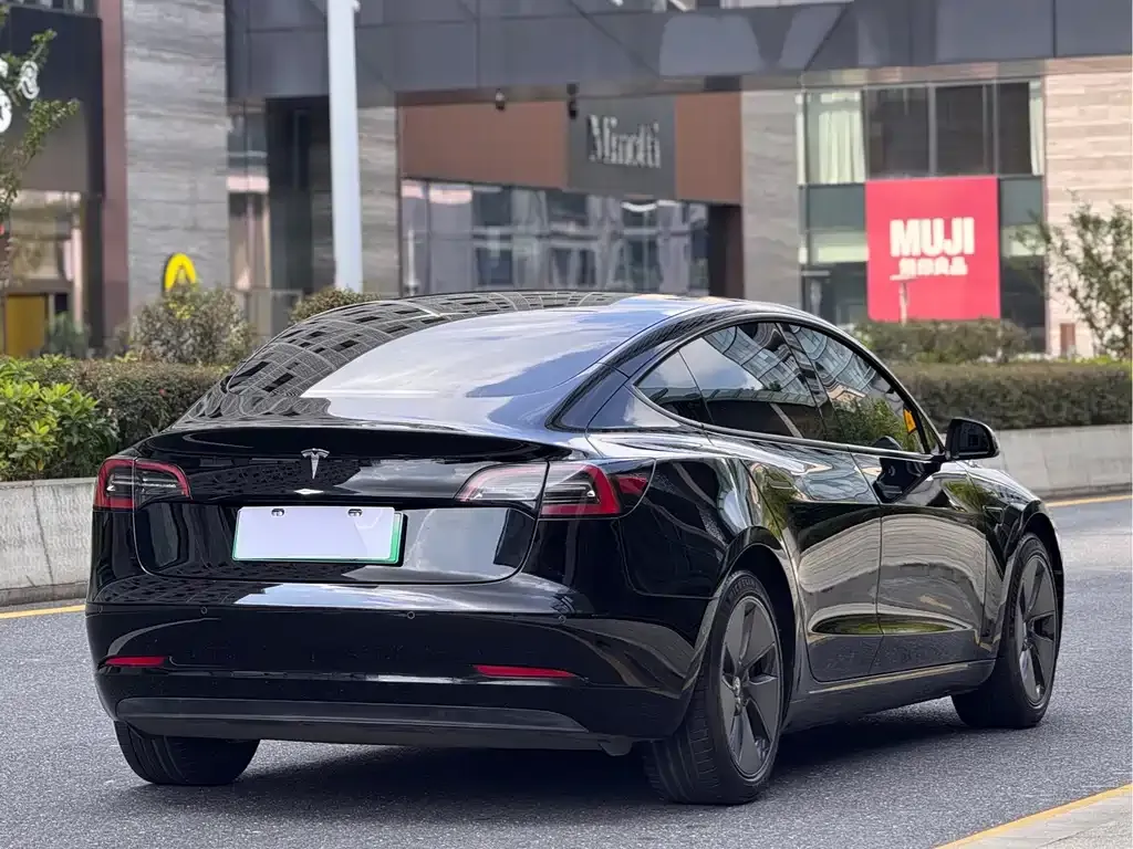 Tesla Model 3 — фото 5