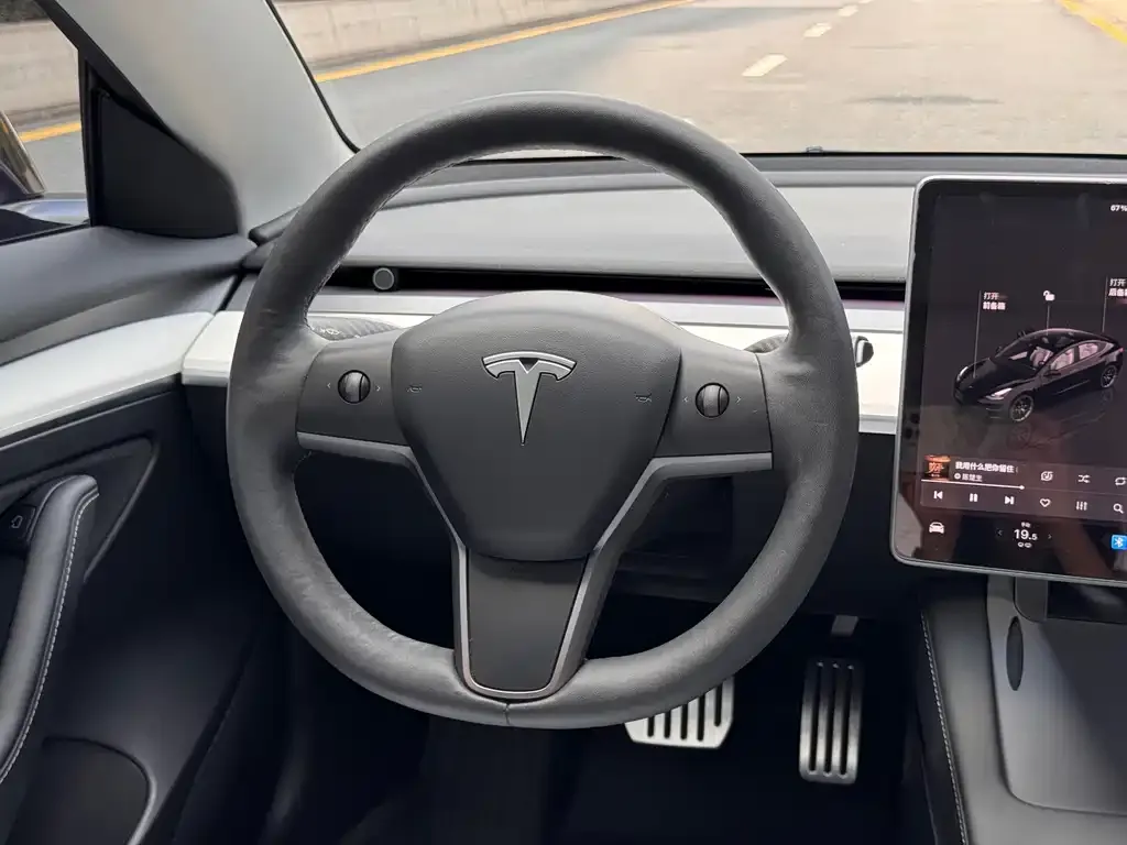Tesla Model 3 — фото 2