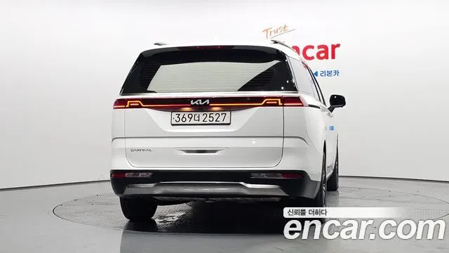 Kia Carnival — фото 10