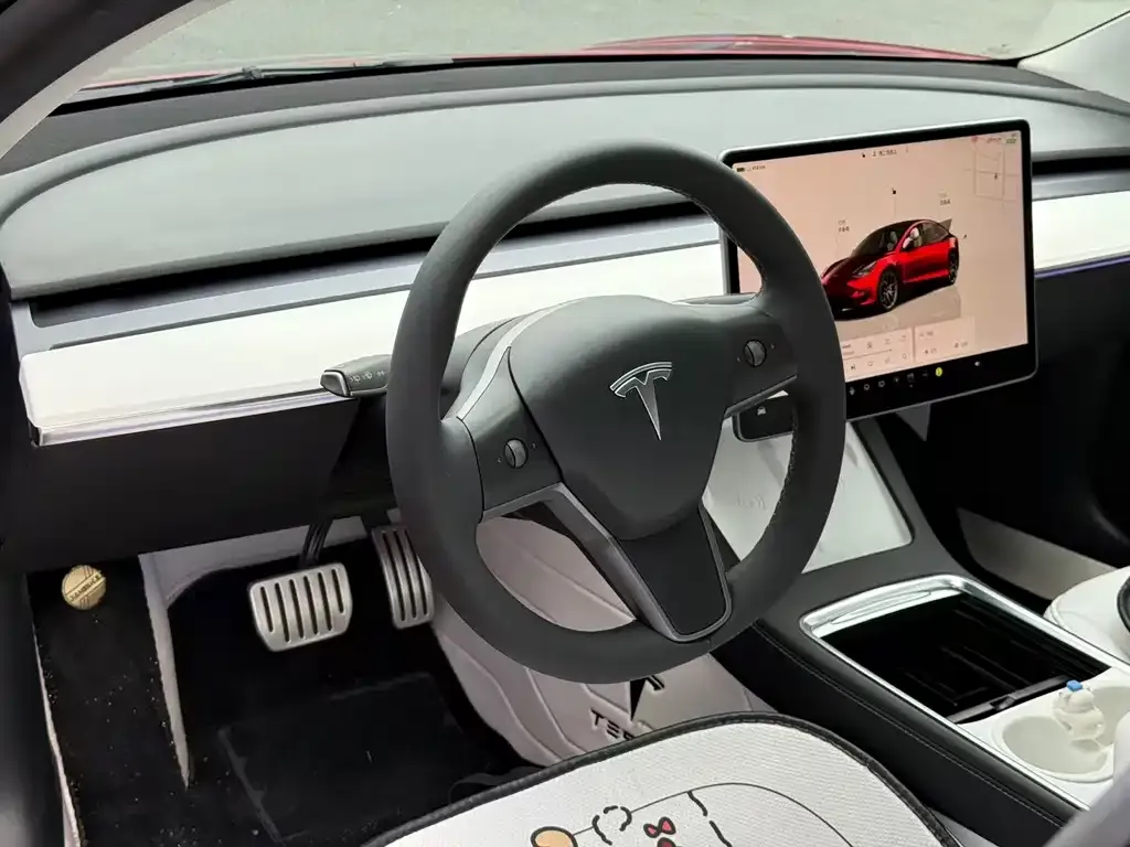 Tesla Model 3 — фото 3