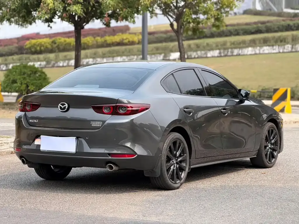 Mazda 3 Axela — фото 8
