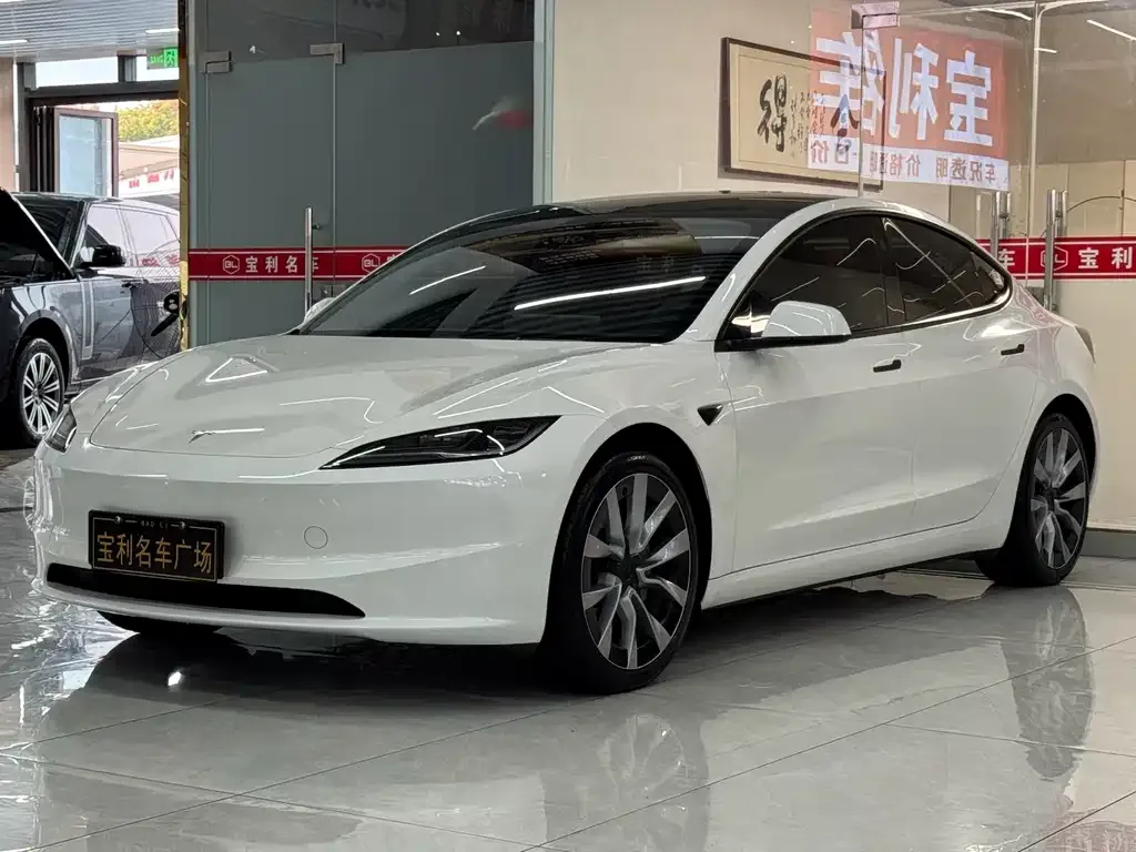 Tesla Model 3 — фото 7