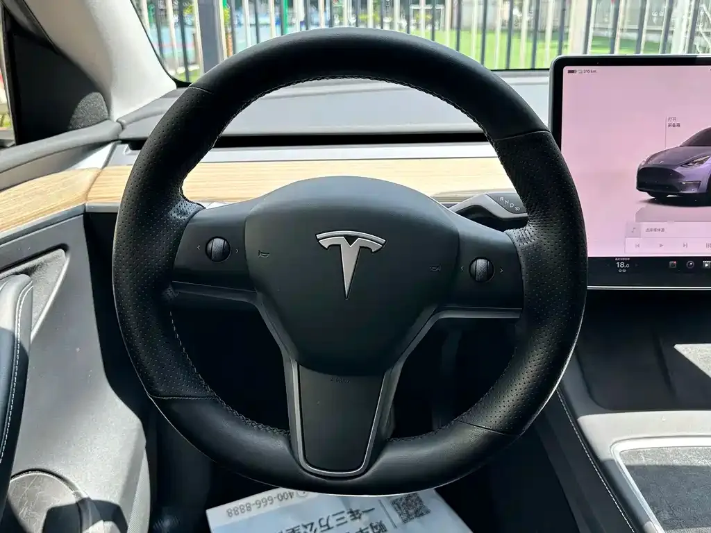 Tesla Model Y — фото 6