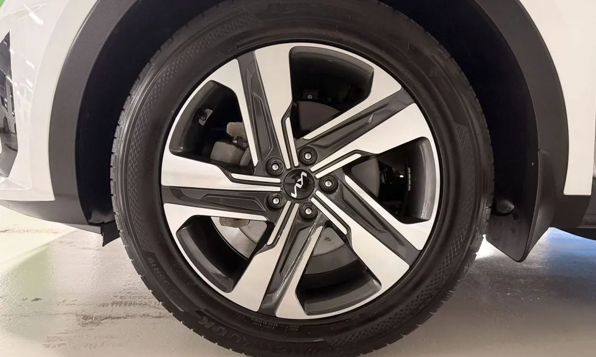 Kia Sorento — фото 8