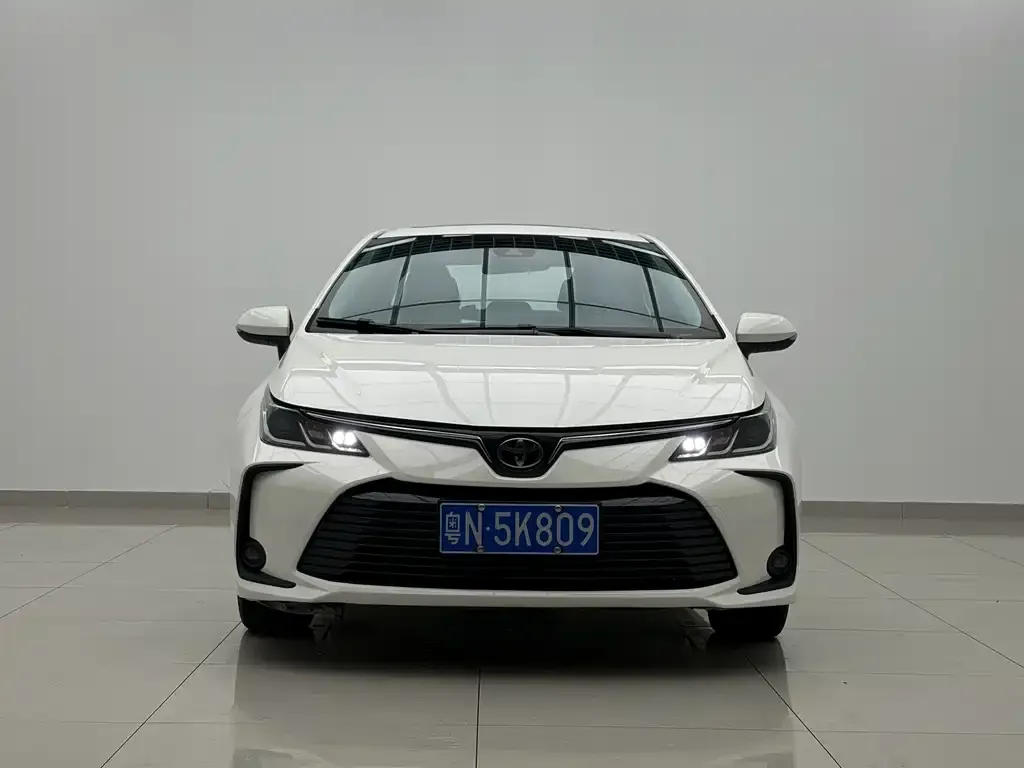Toyota Corolla — фото 10