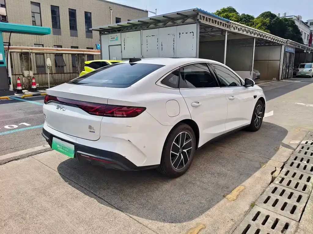 BYD Qin L — фото 10