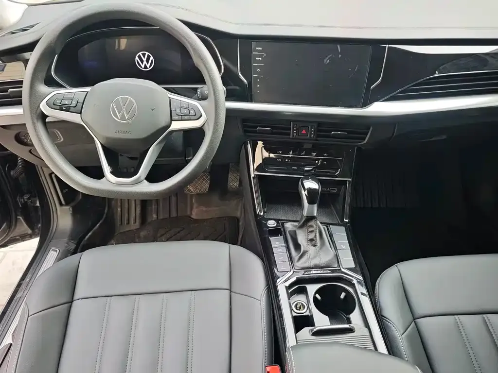 Volkswagen Passat PHEV — фото 3