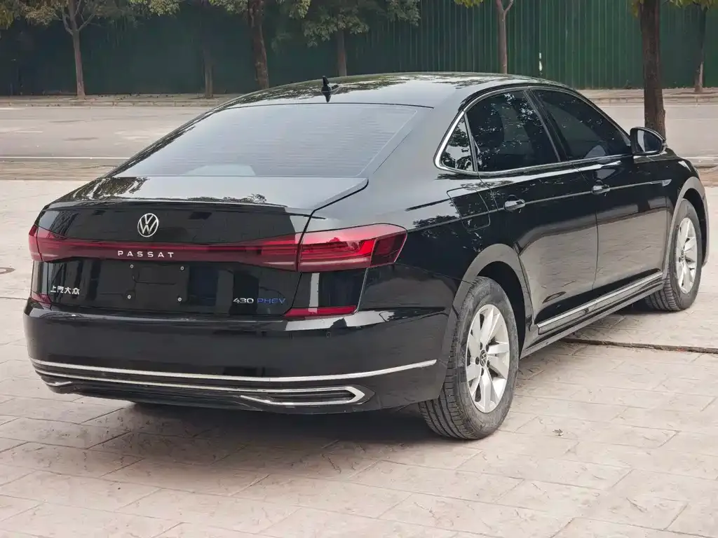 Volkswagen Passat PHEV — фото 6