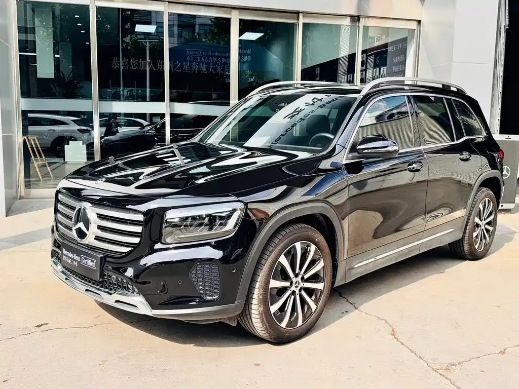 Mercedes-Benz GLB — фото 1