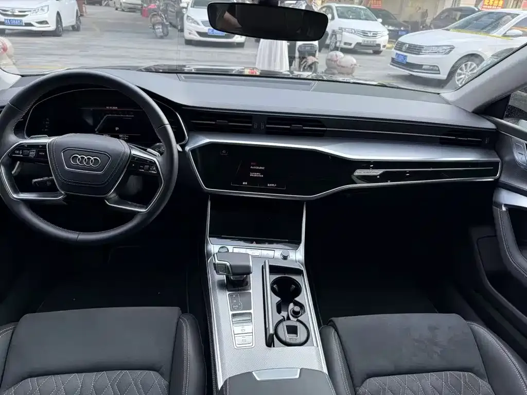 Audi A7L — фото 2
