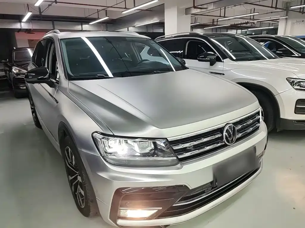 Volkswagen Tiguan L — фото 4