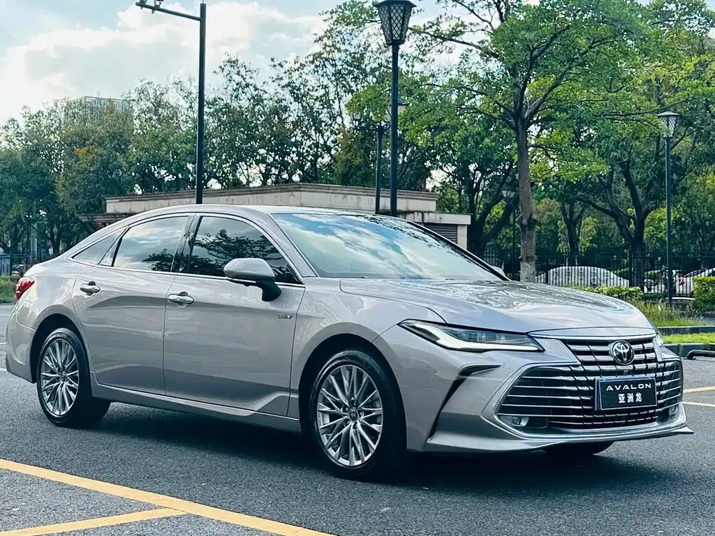 Toyota Avalon — фото 9