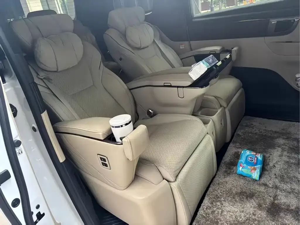 Toyota Vellfire — фото 2