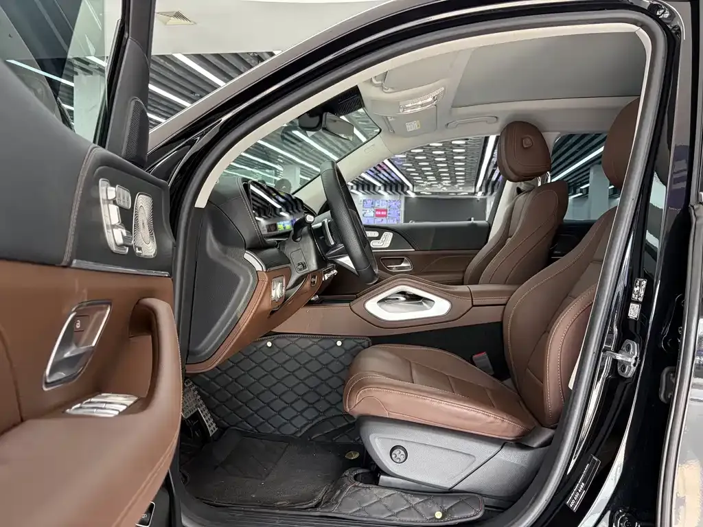 Mercedes-Benz GLS — фото 10