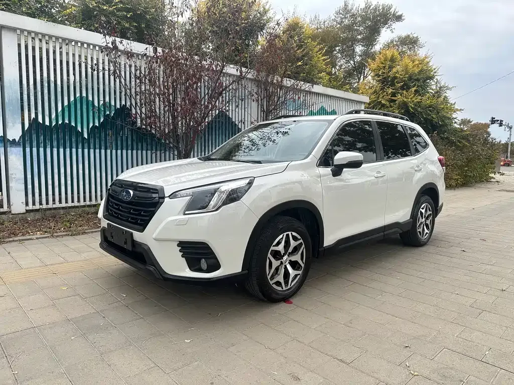 Subaru Forester — фото 1