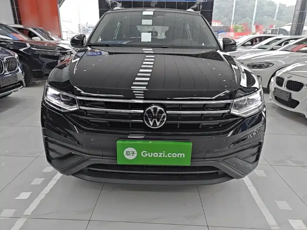 Volkswagen Tiguan L — фото 5