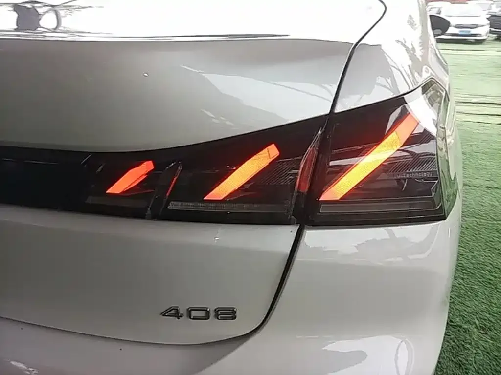 Peugeot 408 — фото 4