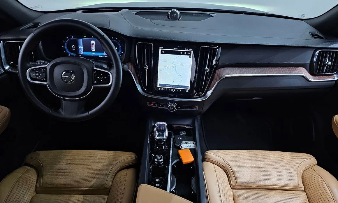 Volvo S60 — фото 10