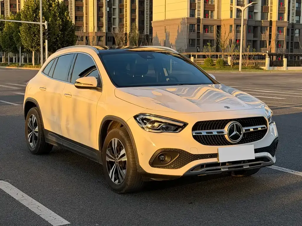 Mercedes-Benz GLA — фото 1