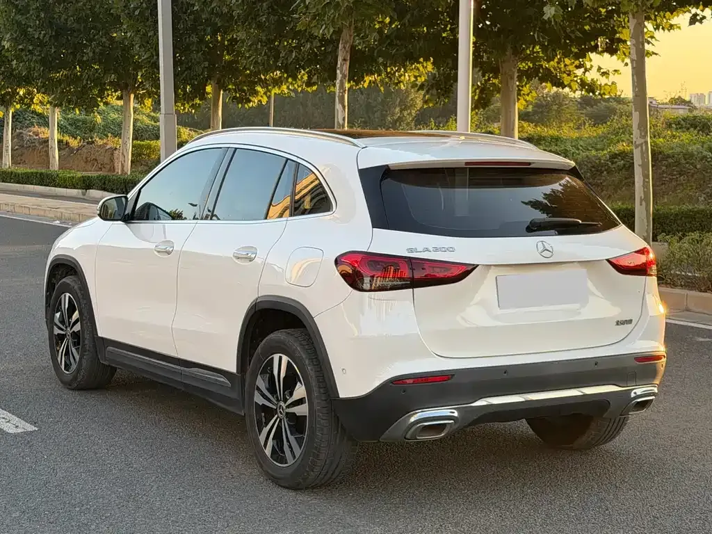 Mercedes-Benz GLA — фото 6