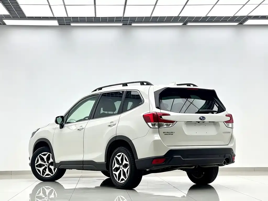 Subaru Forester — фото 5