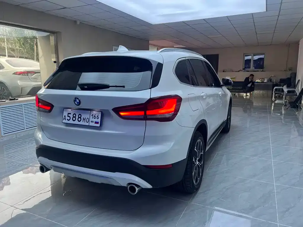 BMW X1 — фото 9