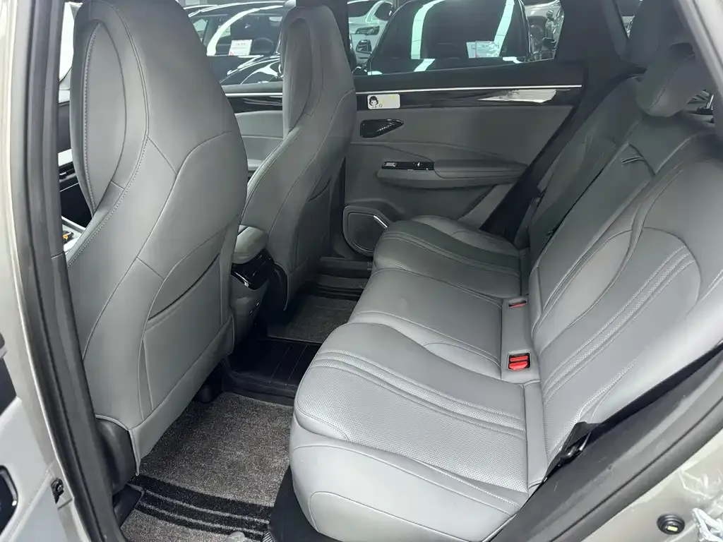 Geely Galaxy L7 — фото 6
