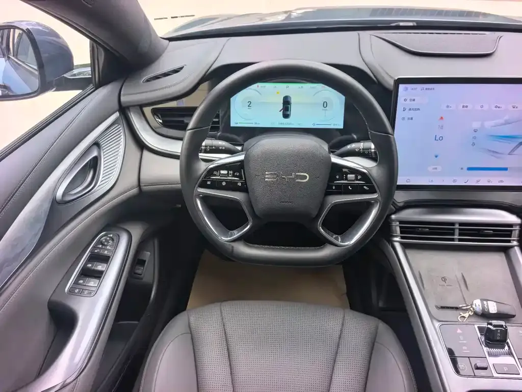 BYD Seal — фото 2