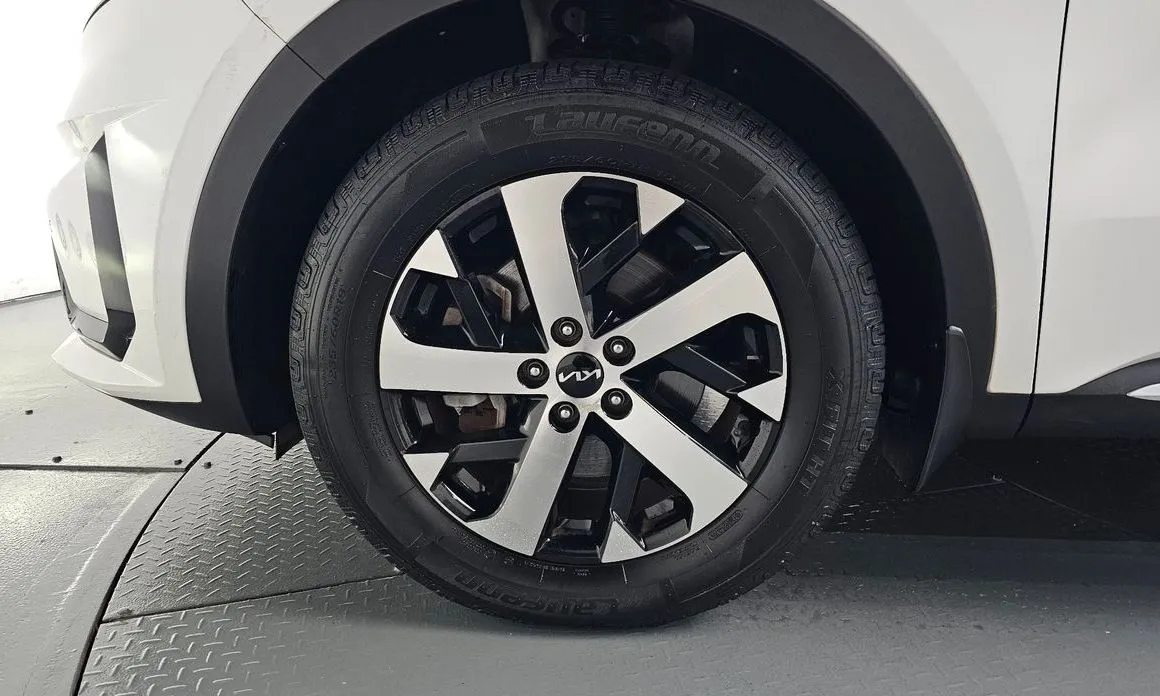 Kia Sorento — фото 10