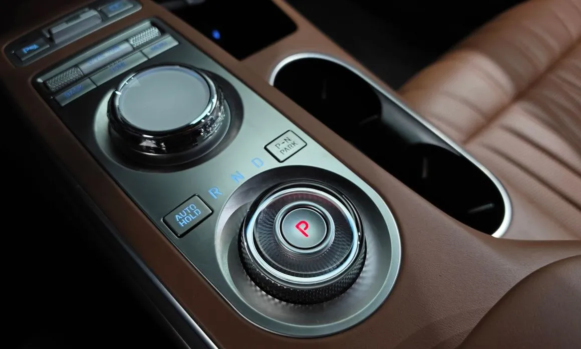 Genesis GV70 — фото 10