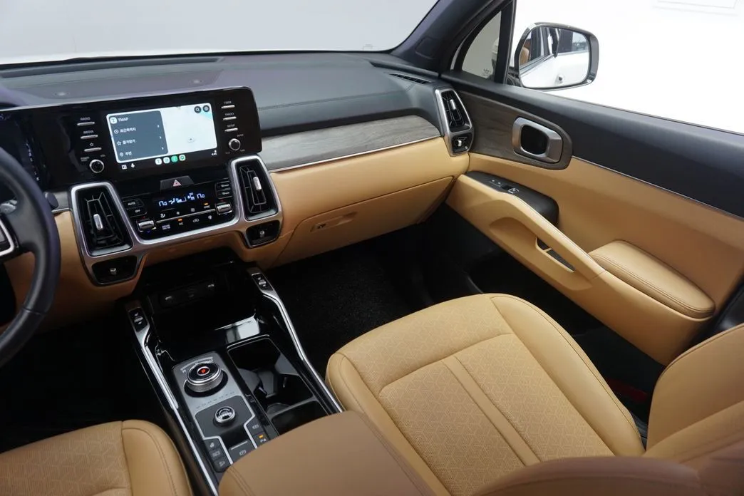 Kia Sorento — фото 6
